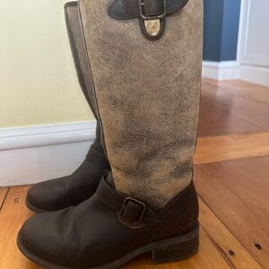 Ugg distressed chocolate brown moto boots w/zipper.fleece lined. Mild scuffs